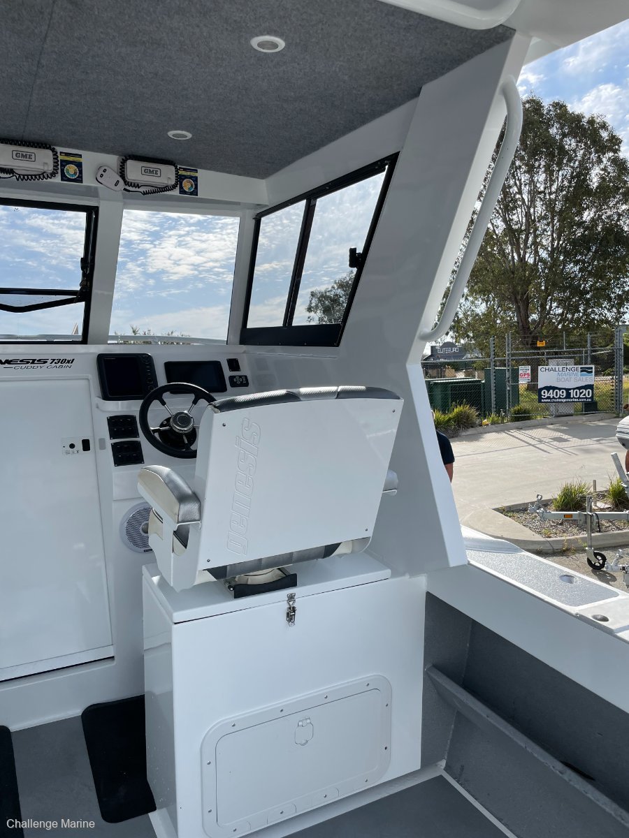 2018 GENESIS 730XL CUDDY CABIN
