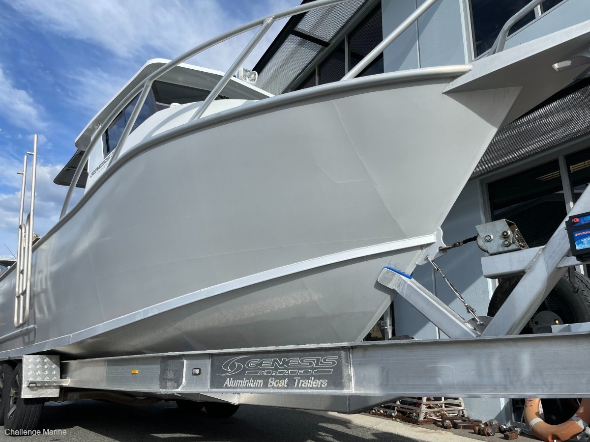 2018 GENESIS 730XL CUDDY CABIN