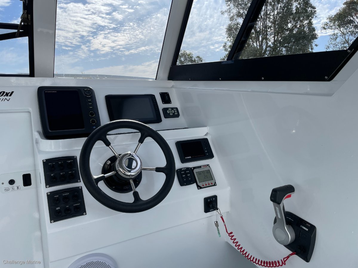 2018 GENESIS 730XL CUDDY CABIN