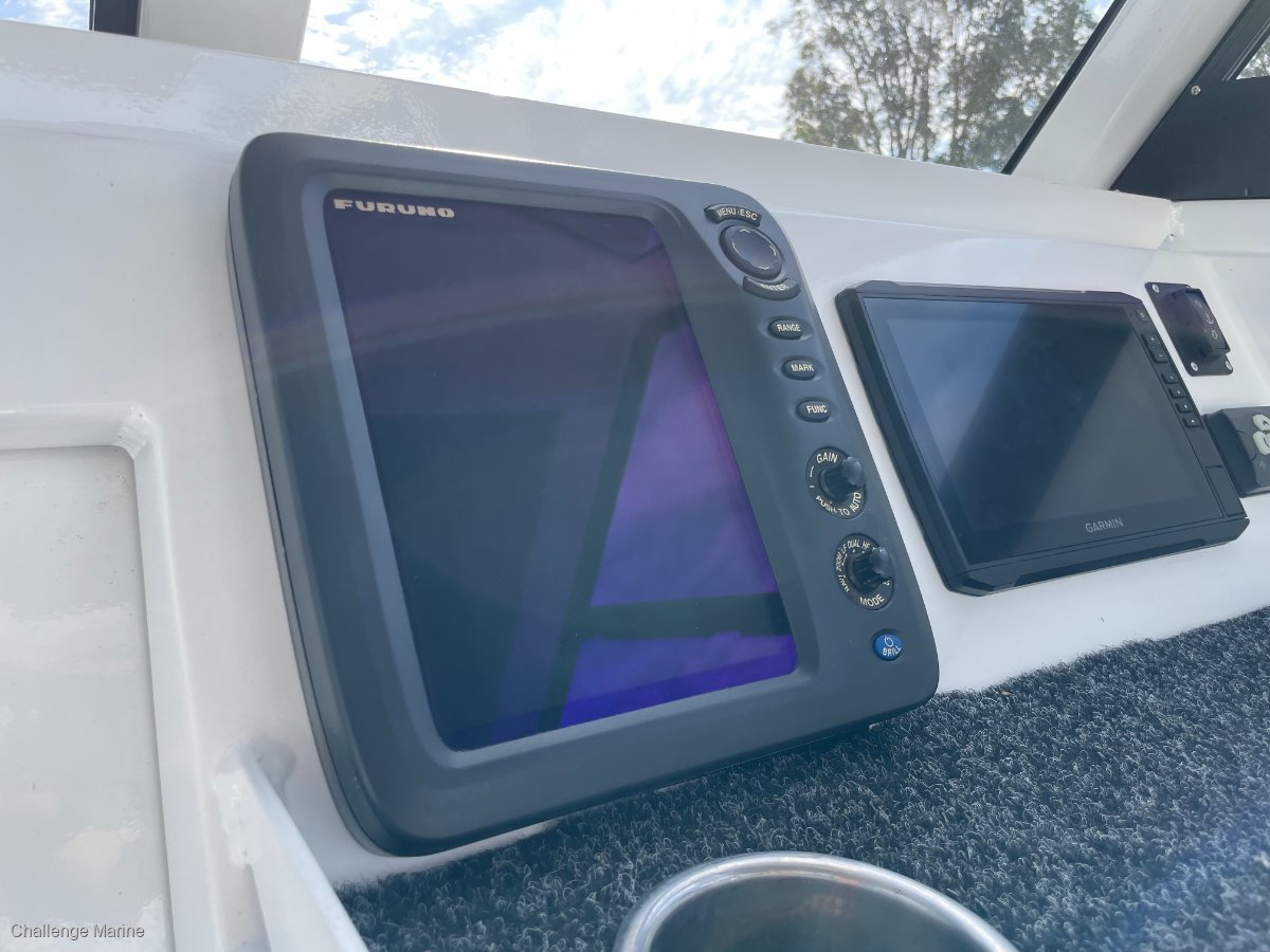 2018 GENESIS 730XL CUDDY CABIN