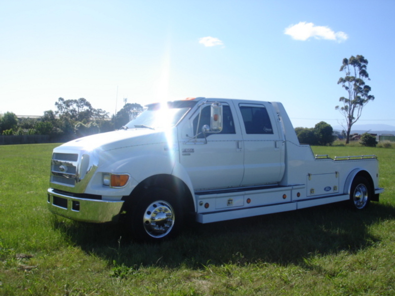 2004 FORD F650 XLT