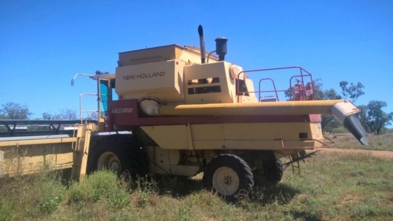 1984 NEW HOLLAND TR95 TR95 TR95 HarvesterHeader