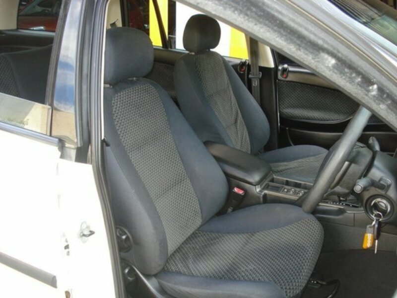 2004 HOLDEN COMMODORE EXECUTIVE VYII