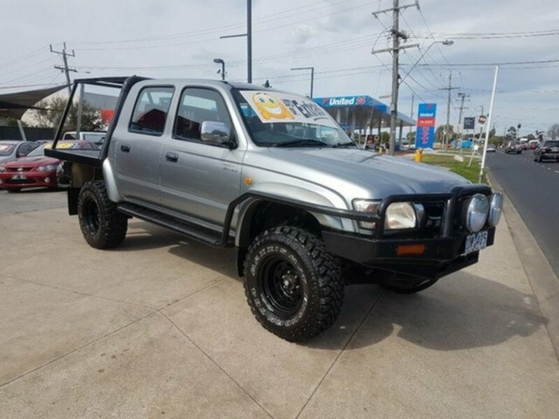 2003 TOYOTA HILUX SR5 (4x4) VZN167R