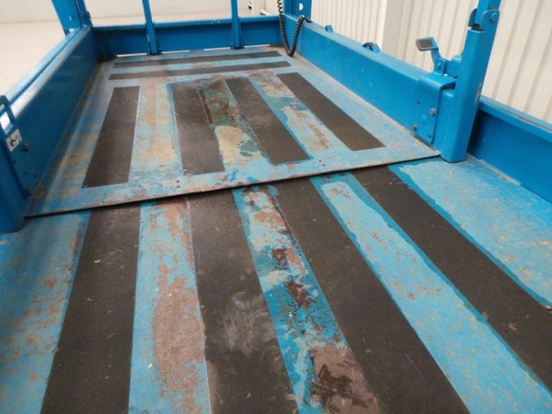 2005 GENIE GS 2046 SCISSOR LIFT