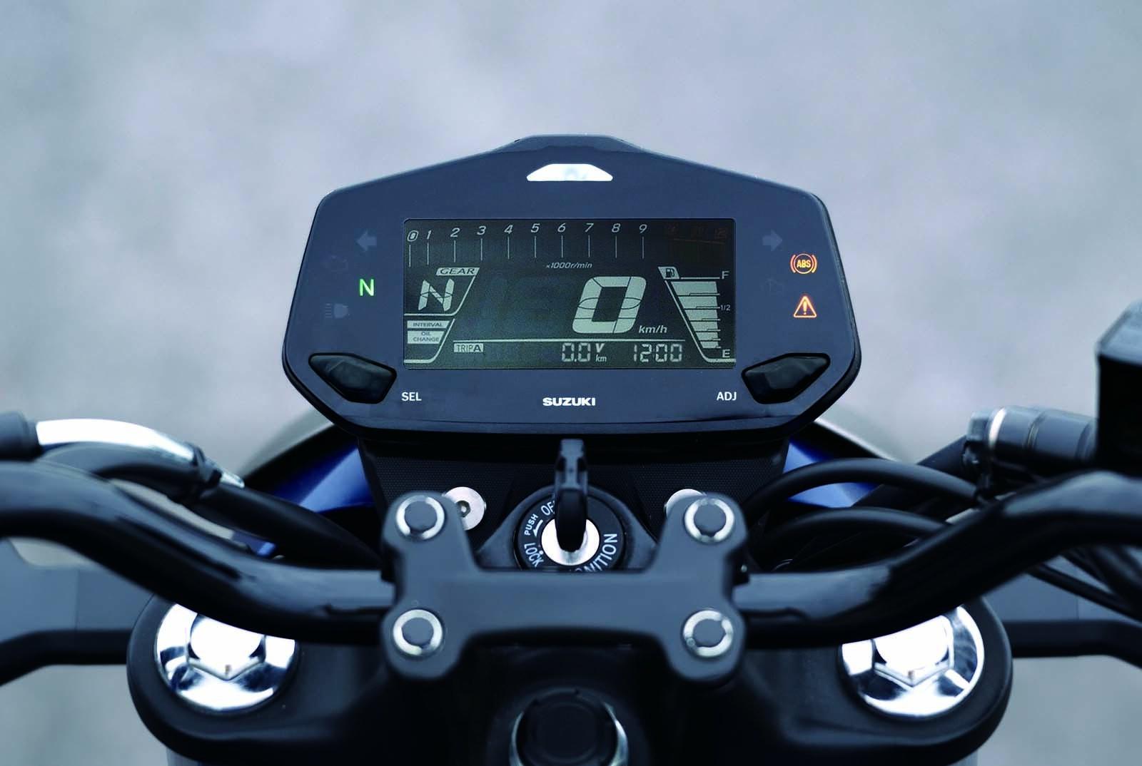 2023 SUZUKI GIXXER ROAD