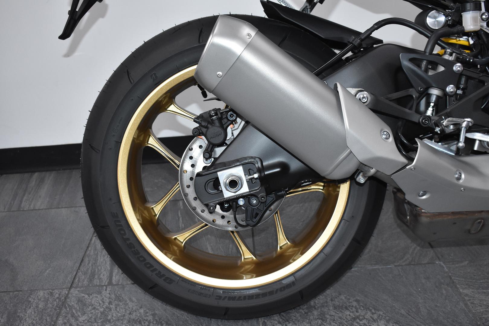 2022 YAMAHA YZF-R1 60TH ANNIVERSARY WGP SPORTS