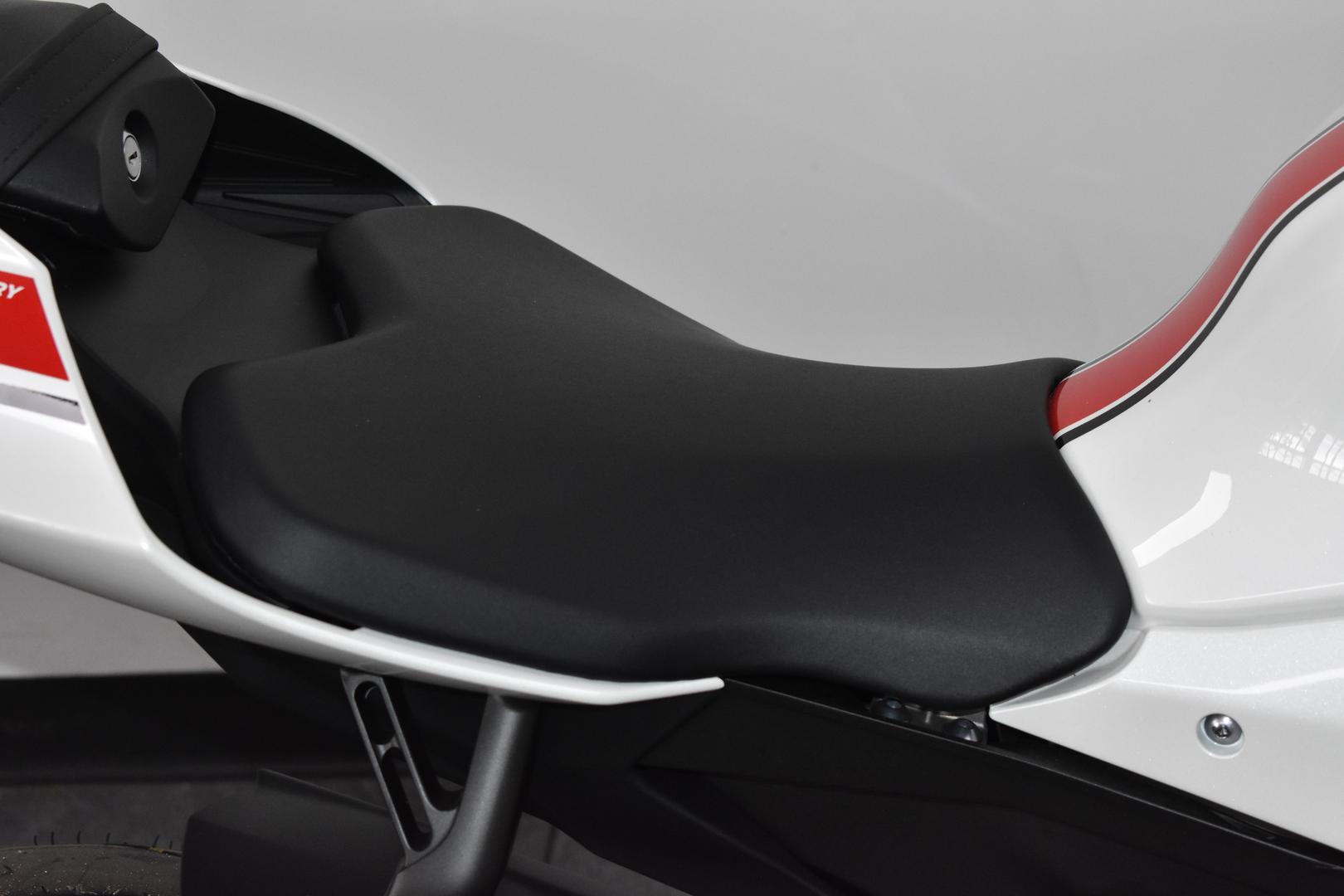 2022 YAMAHA YZF-R1 60TH ANNIVERSARY WGP SPORTS