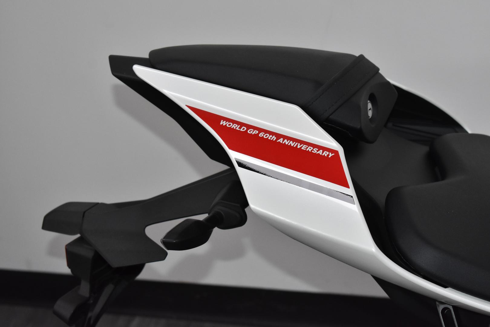 2022 YAMAHA YZF-R1 60TH ANNIVERSARY WGP SPORTS