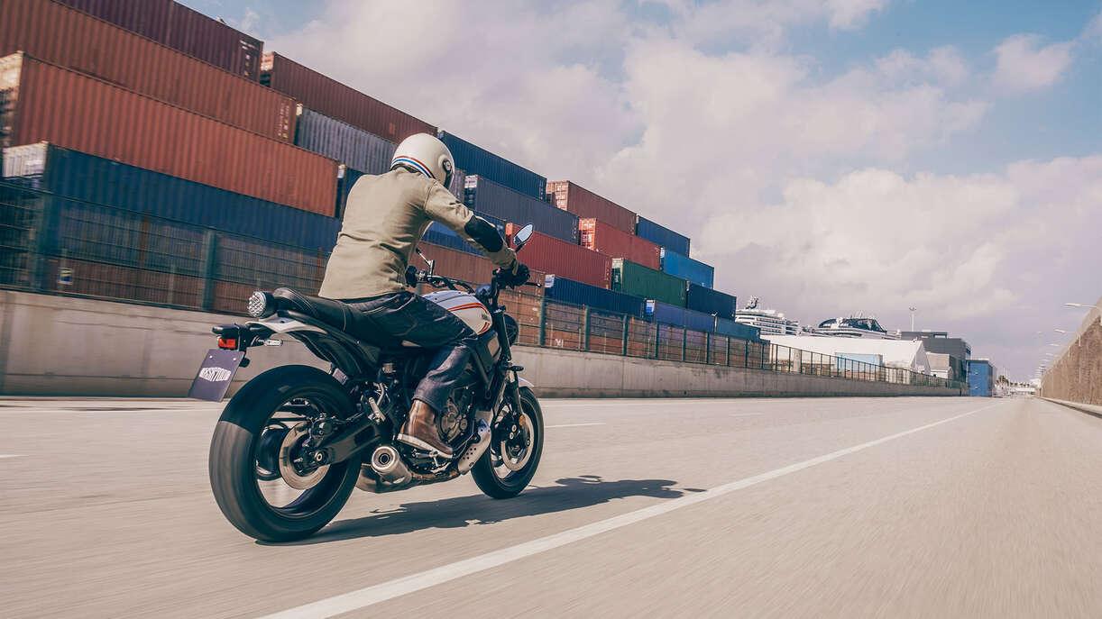 2024 YAMAHA XSR700 ROAD