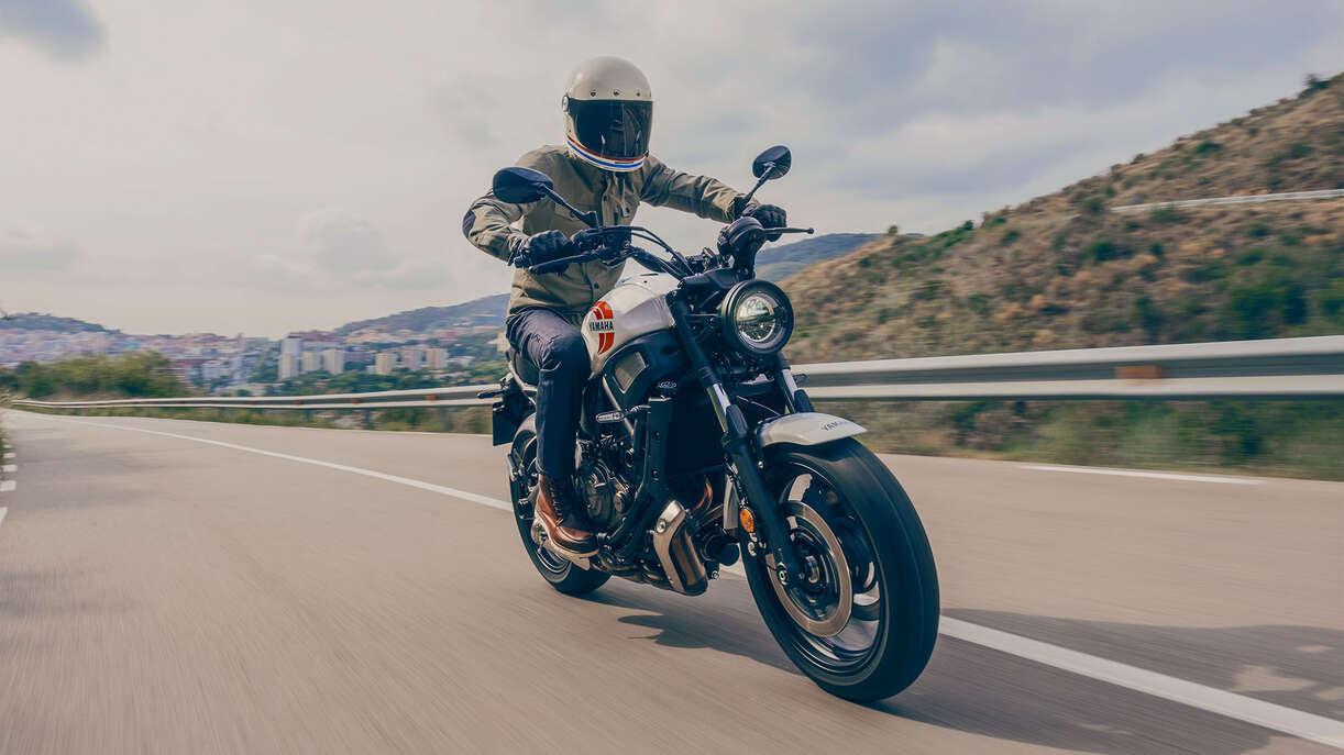 2024 YAMAHA XSR700 ROAD