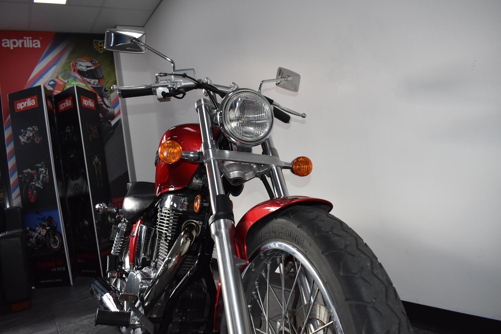2015 SUZUKI BOULEVARD S40 (LS650)