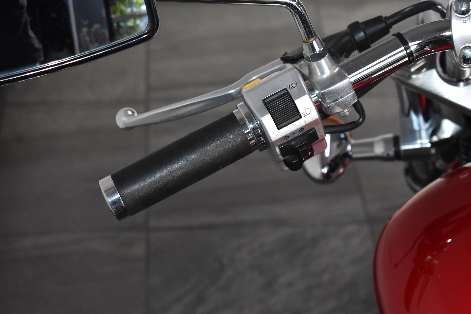 2015 SUZUKI BOULEVARD S40 (LS650)
