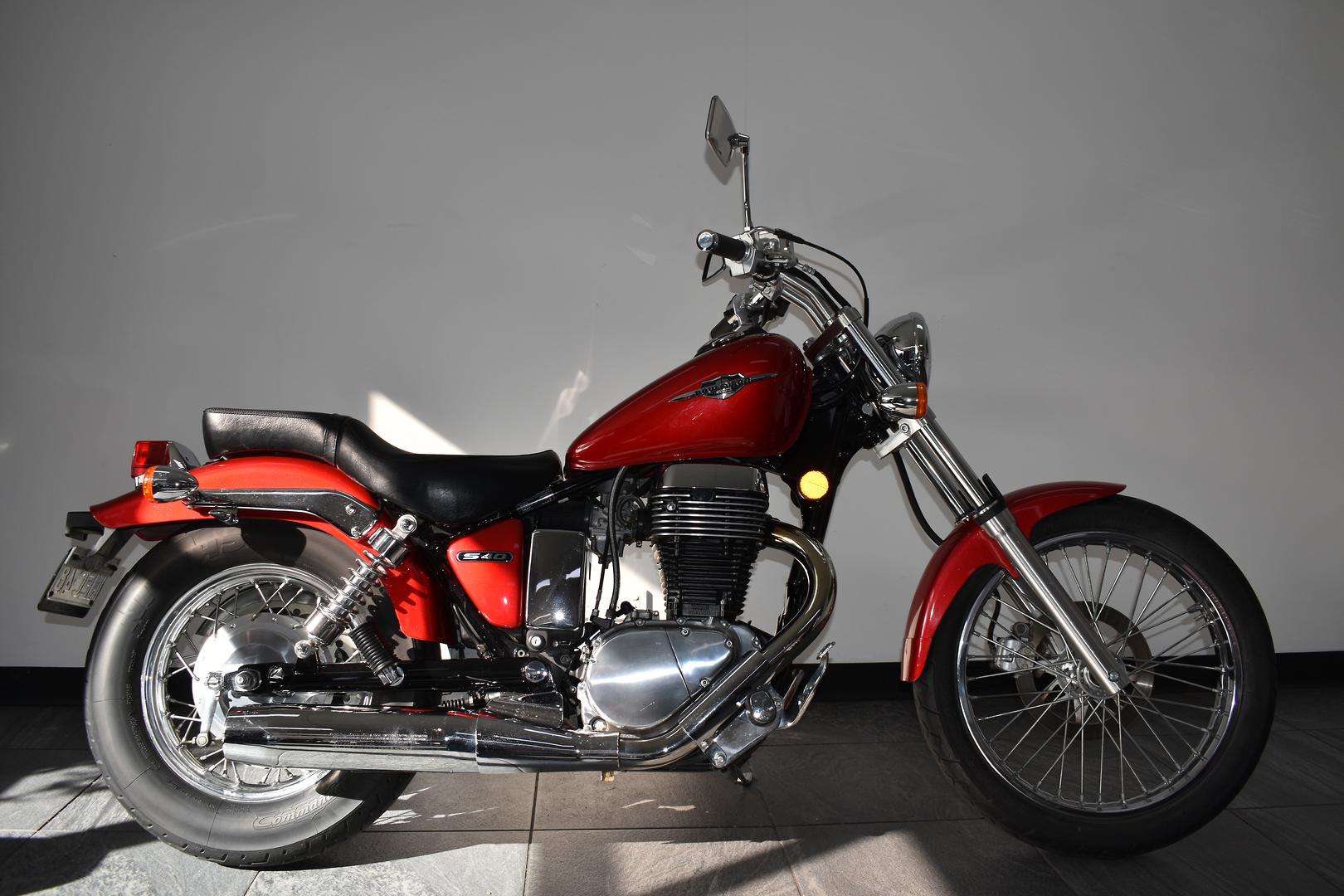 2015 SUZUKI BOULEVARD S40 (LS650)