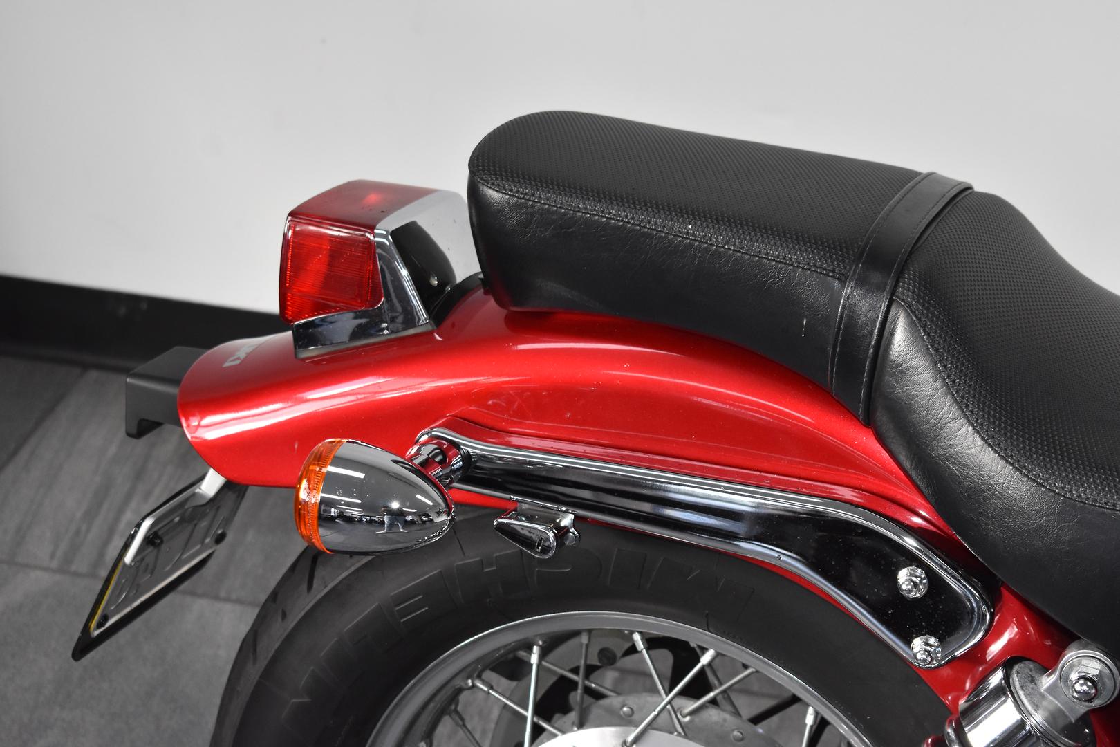 2015 SUZUKI BOULEVARD S40 (LS650)