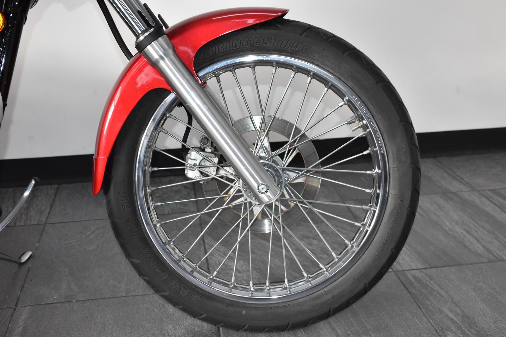 2015 SUZUKI BOULEVARD S40 (LS650)