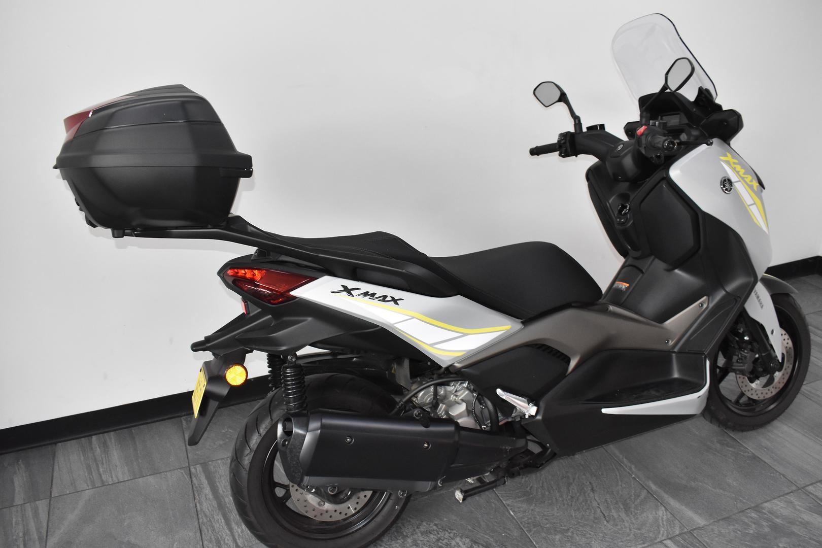 2023 YAMAHA XMAX 300 (CZD300A) SCOOTER