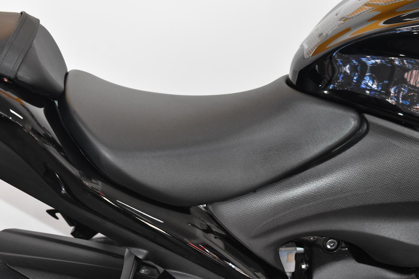 2016 SUZUKI GSX-S1000 ROAD