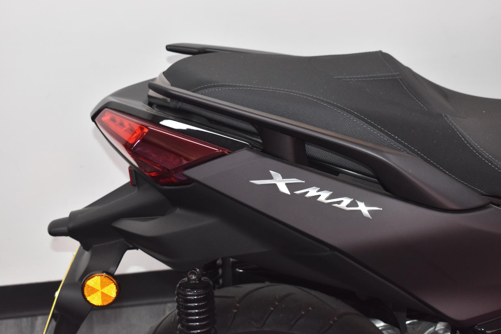 2024 YAMAHA XMAX 300 V2 (CZD300A2) SCOOTER