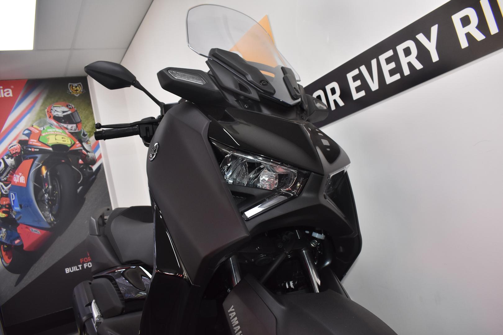 2024 YAMAHA XMAX 300 V2 (CZD300A2) SCOOTER