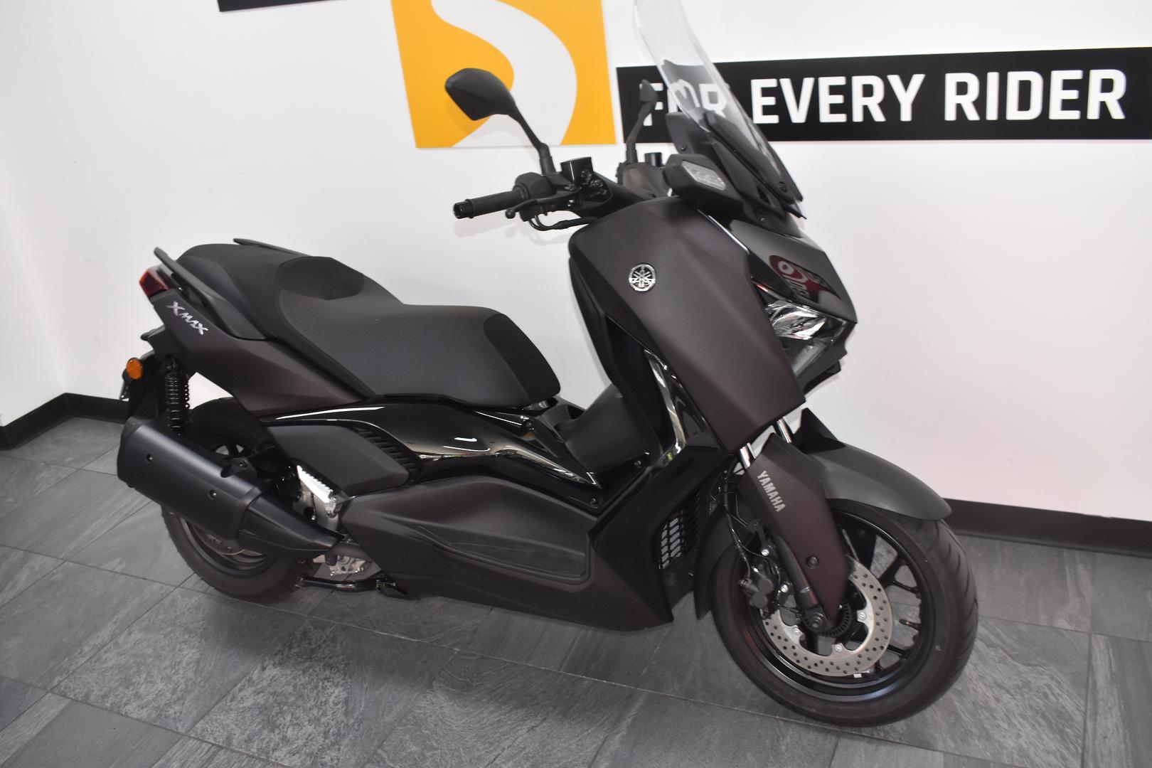 2024 YAMAHA XMAX 300 V2 (CZD300A2) SCOOTER