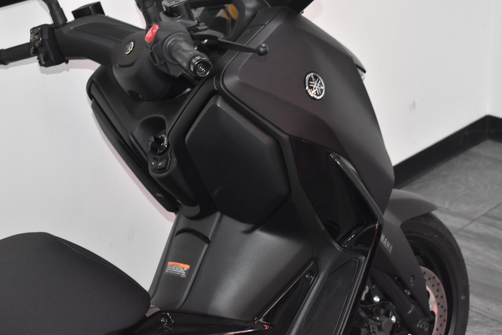 2024 YAMAHA XMAX 300 V2 (CZD300A2) SCOOTER