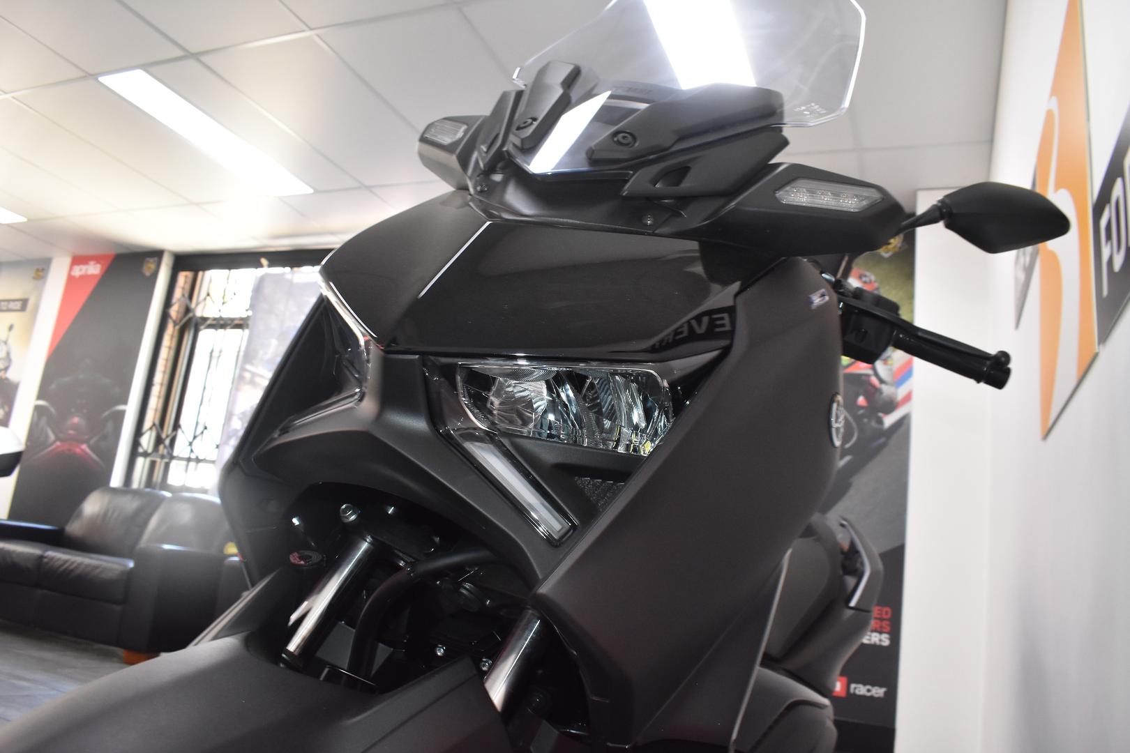 2024 YAMAHA XMAX 300 V2 (CZD300A2) SCOOTER
