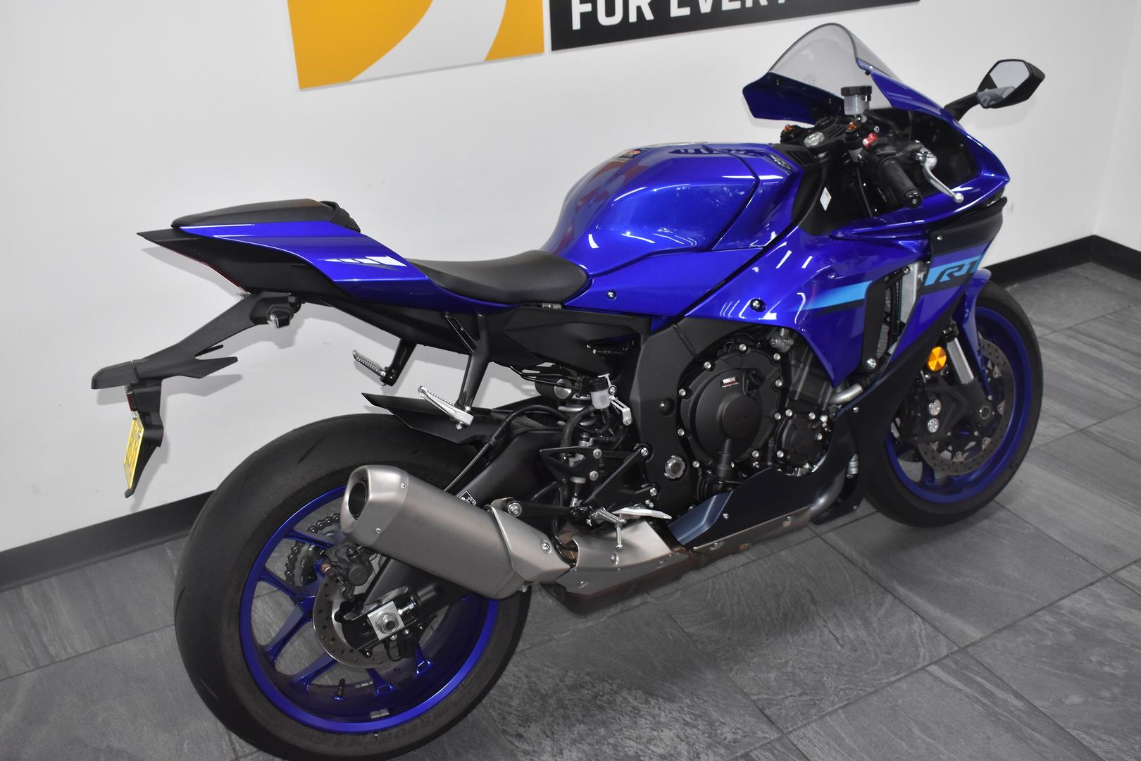 2024 YAMAHA YZF-R1 SPORTS