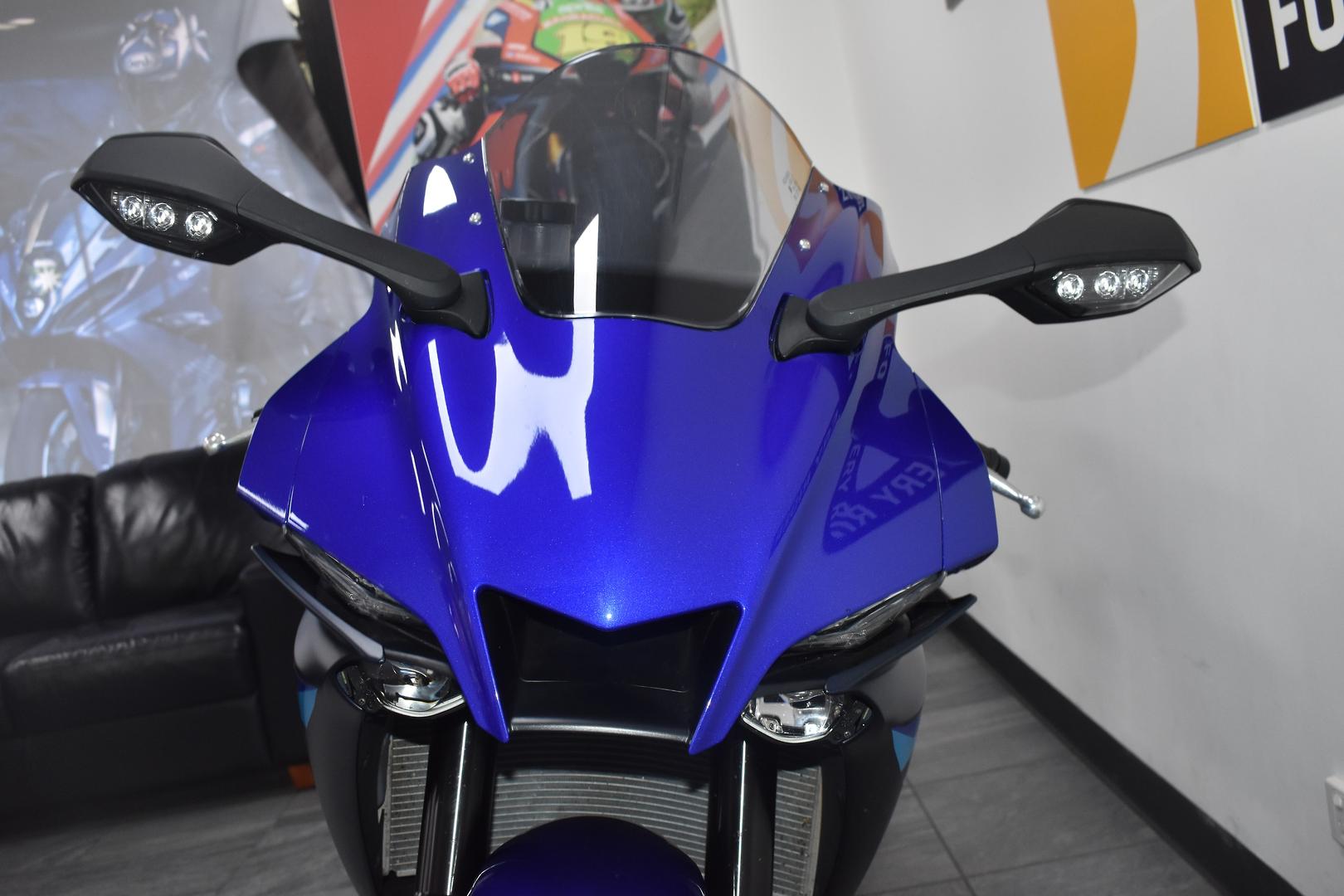 2024 YAMAHA YZF-R1 SPORTS