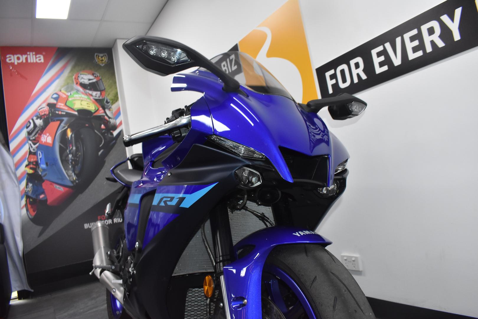 2024 YAMAHA YZF-R1 SPORTS