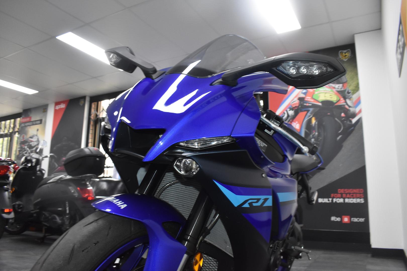 2024 YAMAHA YZF-R1 SPORTS
