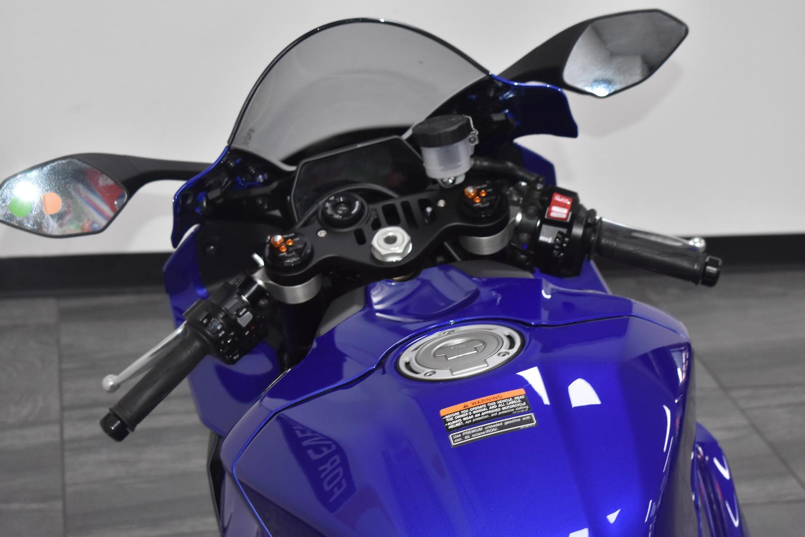 2024 YAMAHA YZF-R1 SPORTS