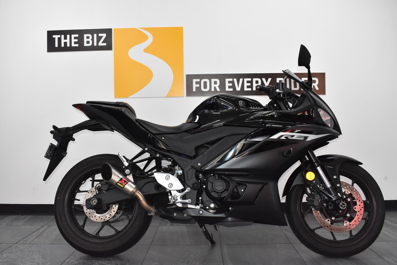 2025 YAMAHA YZF-R3 SPORTS