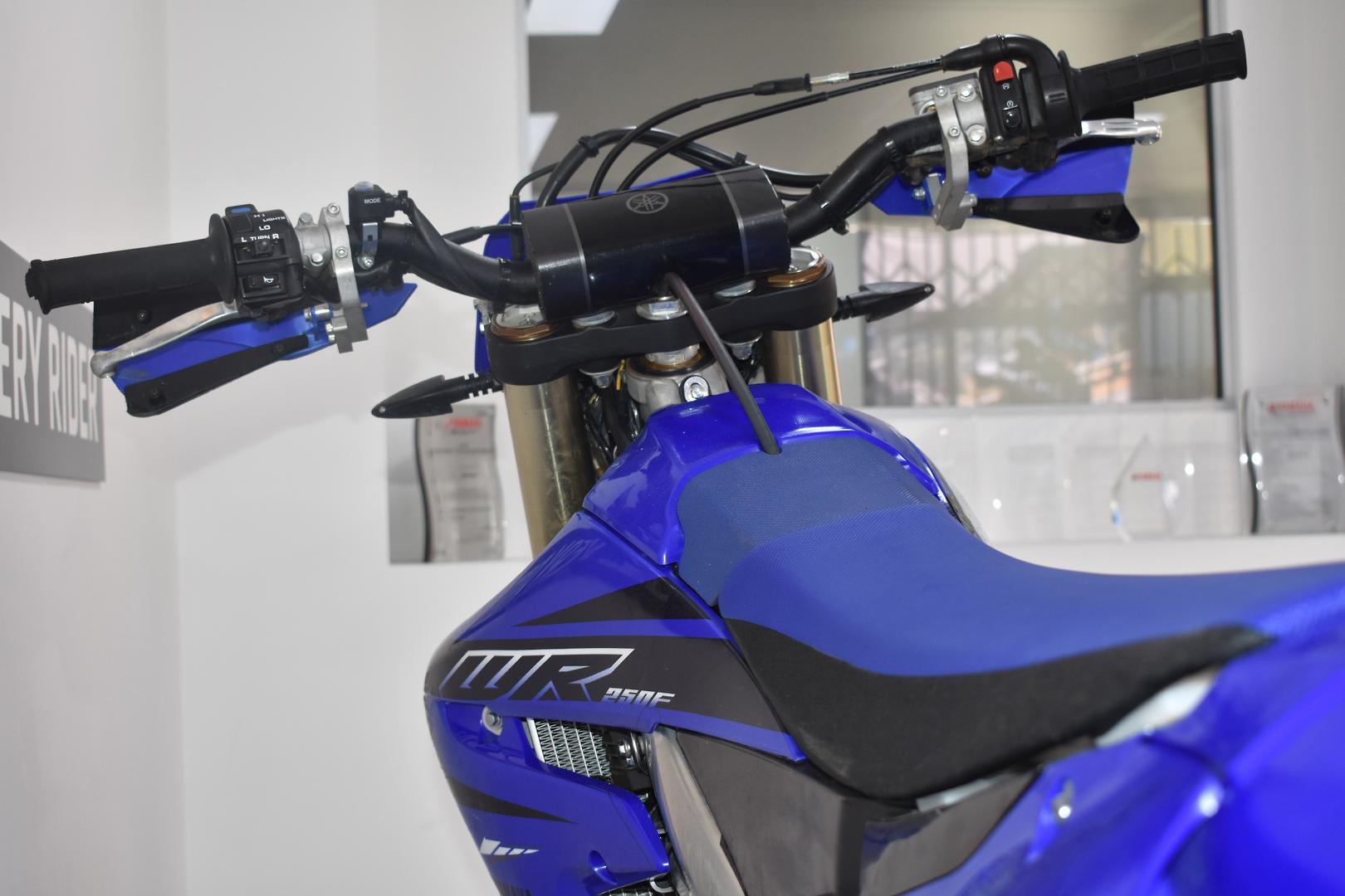 2023 YAMAHA WR250F ENDURO