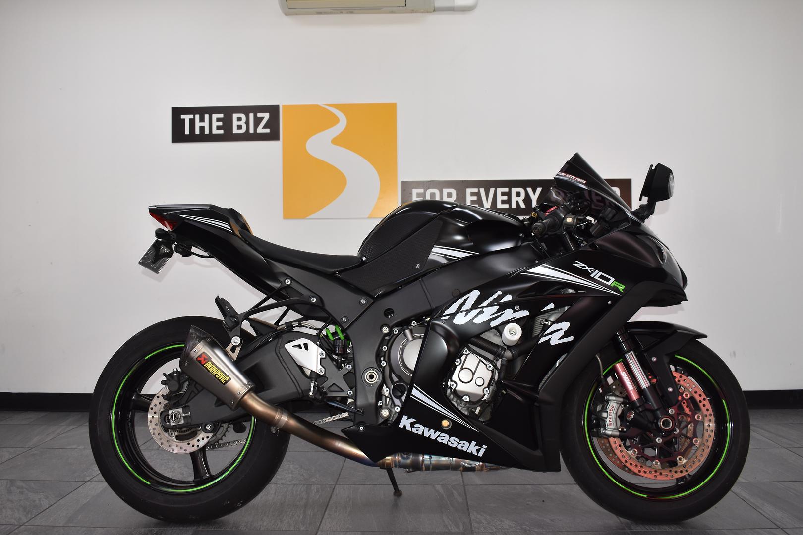 みみ♩ 2016年 新型Ninja ZX-10Rの実車をチェック!! Winter Test Editionも