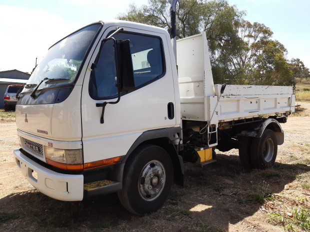 2004 MITSUBISHI CANTER TRUCK CANTER MANUAL TIPPER