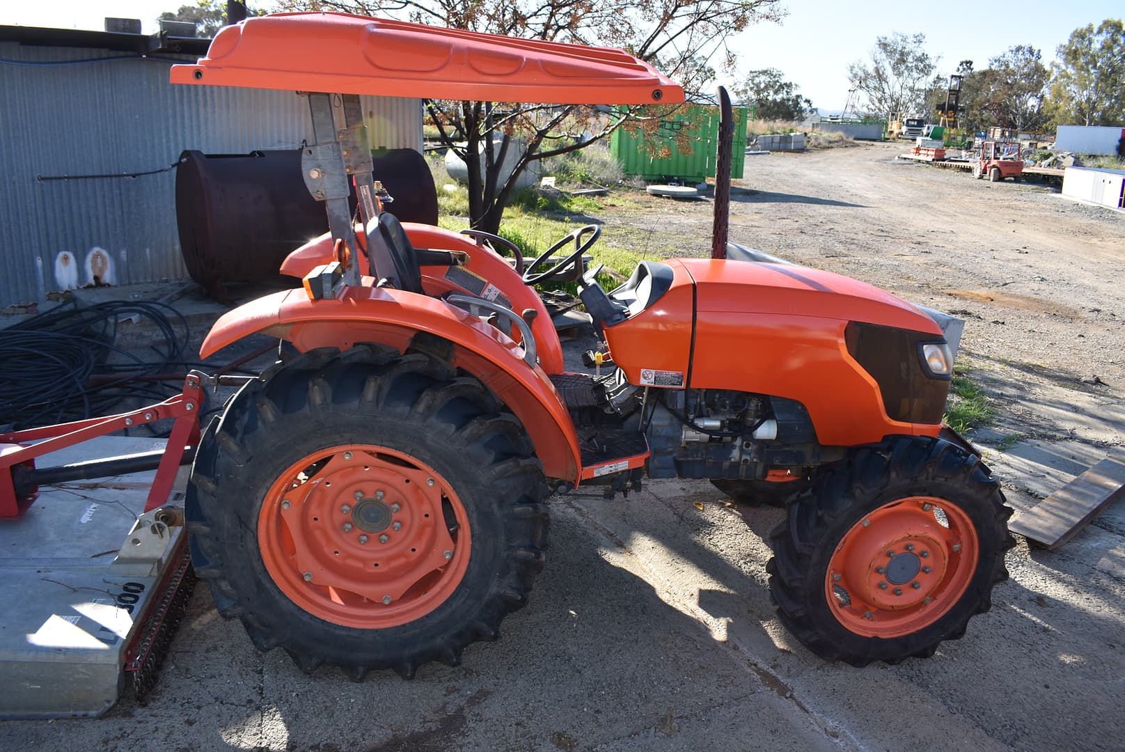 KUBOTA M6040 FWA/4WD TRACTOR