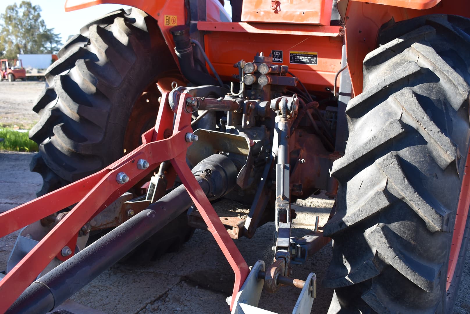 KUBOTA M6040 FWA/4WD TRACTOR