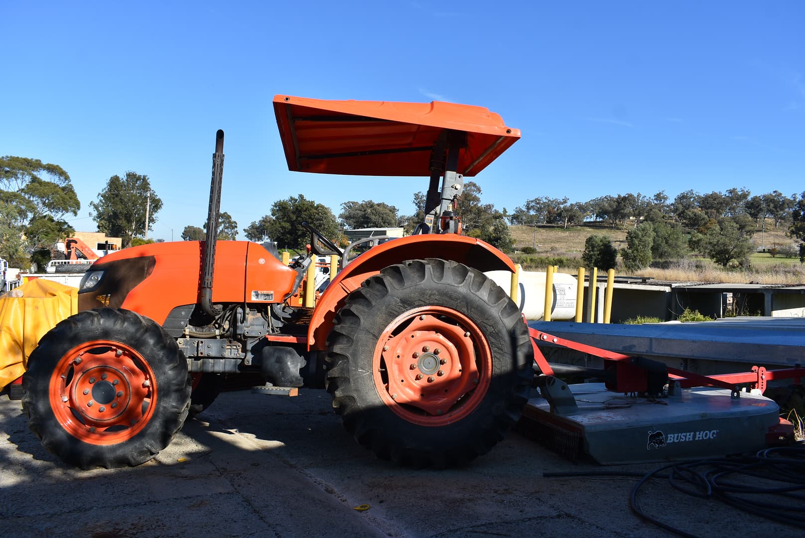 KUBOTA M6040 FWA/4WD TRACTOR