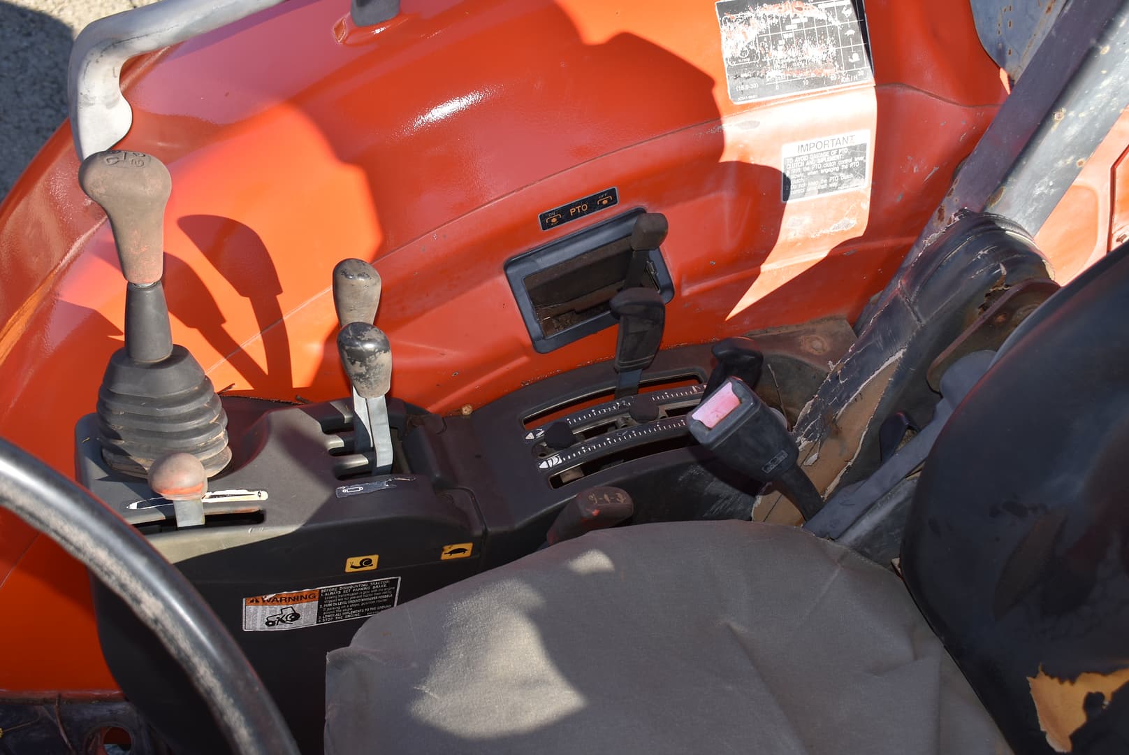 KUBOTA M6040 FWA/4WD TRACTOR