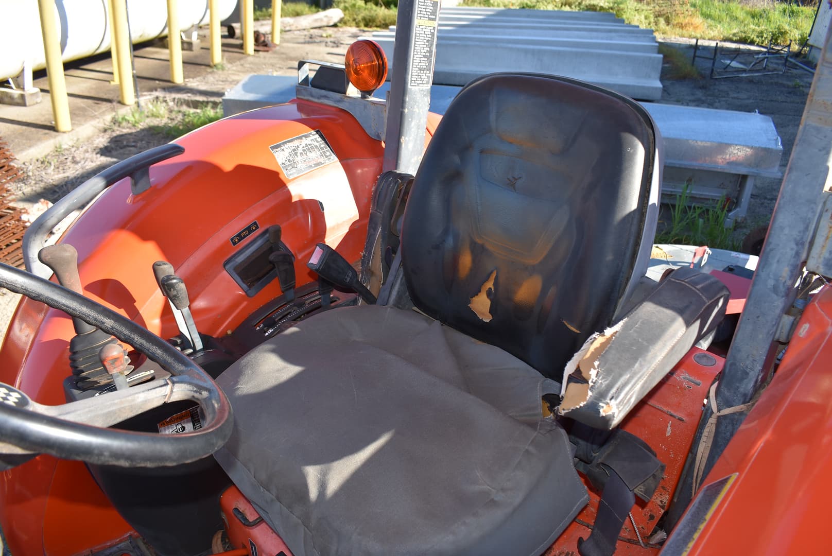 KUBOTA M6040 FWA/4WD TRACTOR