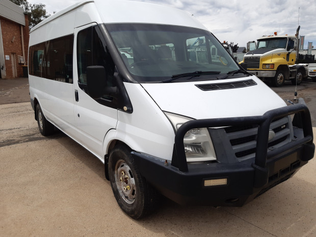 2008 FORD TRANSIT VM 12 SEAT 6 SP MANUAL BUS