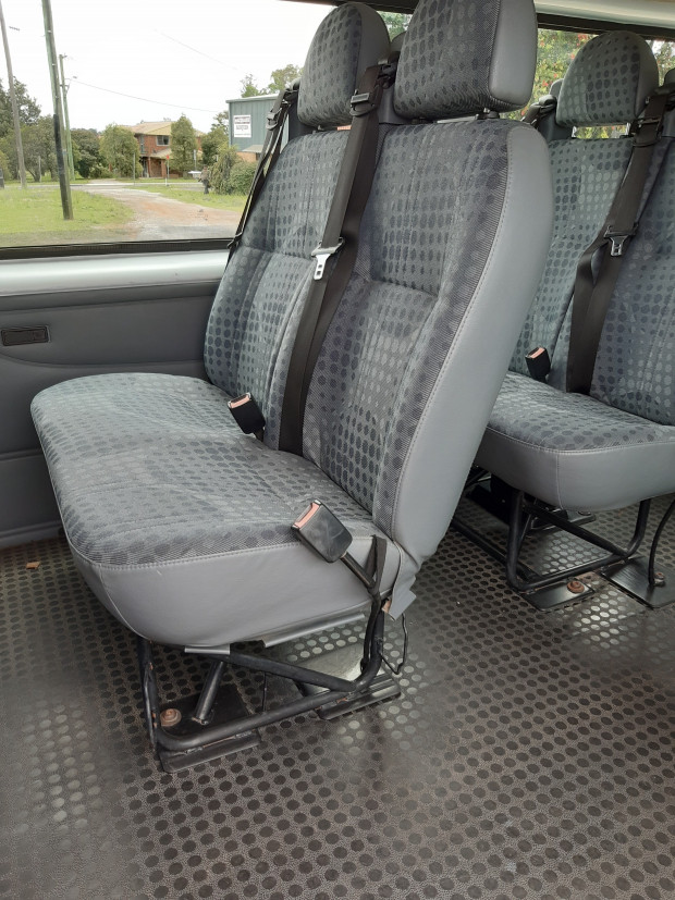 2008 FORD TRANSIT VM 12 SEAT 6 SP MANUAL BUS