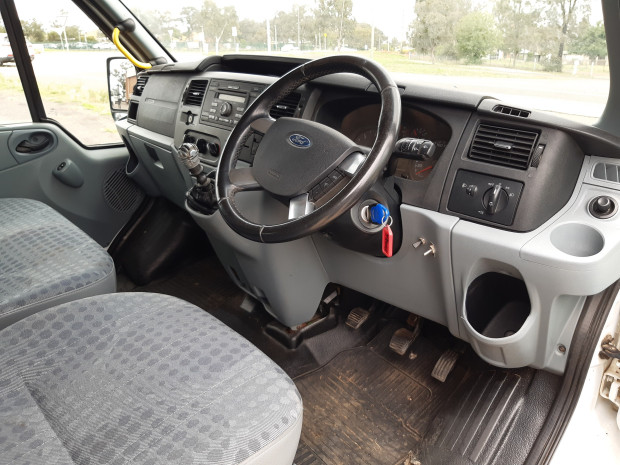 2008 FORD TRANSIT VM 12 SEAT 6 SP MANUAL BUS
