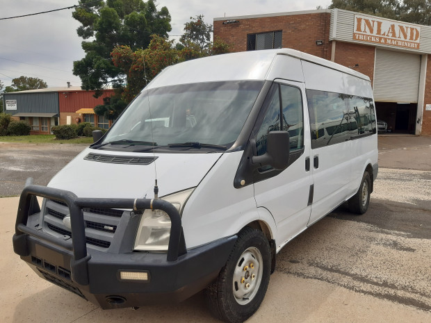 2008 FORD TRANSIT VM 12 SEAT 6 SP MANUAL BUS