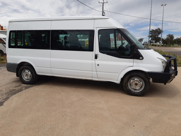 2008 FORD TRANSIT VM 12 SEAT 6 SP MANUAL BUS