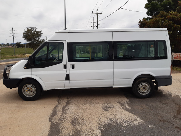 2008 FORD TRANSIT VM 12 SEAT 6 SP MANUAL BUS