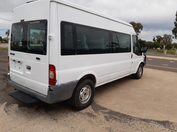 2008 FORD TRANSIT VM 12 SEAT 6 SP MANUAL BUS