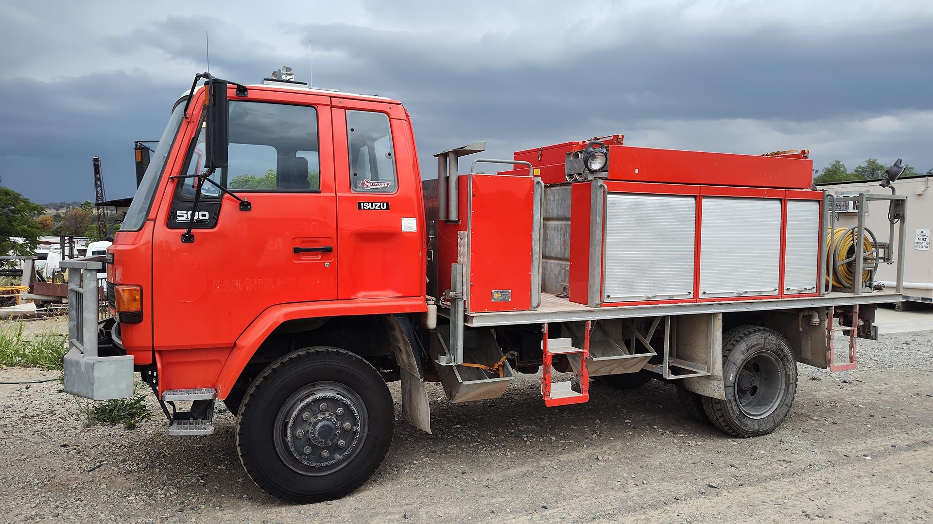 1991 ISUZU F SERIES FSS 500 MANUAL FIRE TRUCK