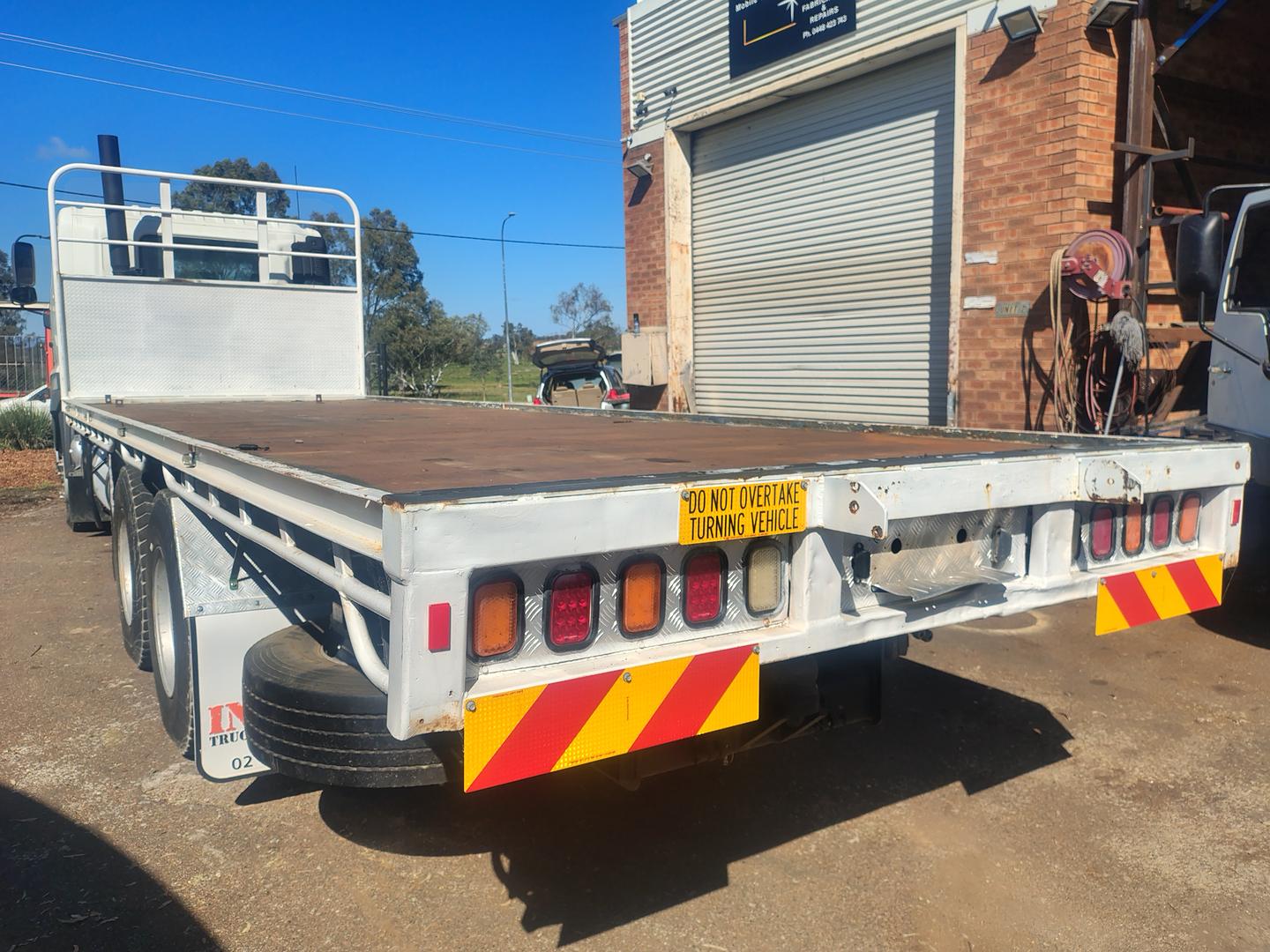 2005 HINO FS -700 SERIES 6X4 TRAYTOP